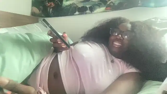 Snapshot of AveryJ99 chatting on 03.20.25 AveryJ99 online show from 03.20.25