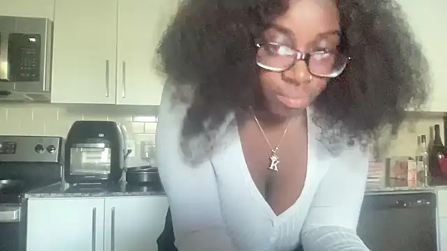 Snapshot of AveryJ99 chatting on 03.21.25 AveryJ99 online show from 03.21.25