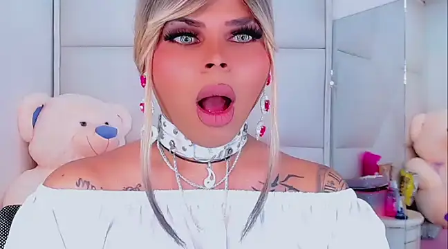 Snapshot of AdanKinng chatting on 01.29.25 AdanKinng online show from 01.29.25