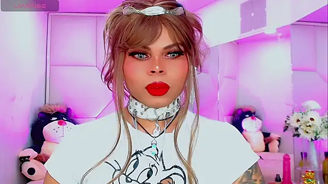 Snapshot of AdanKinng chatting on 10.19.25 AdanKinng online show from 10.19.25