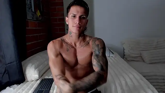 Snapshot of pettergrey1 chatting on 11.13.25 pettergrey1 online show from 11.13.25