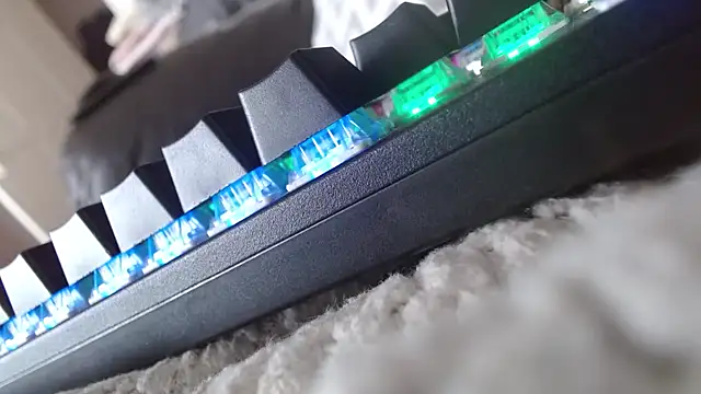 Snapshot of Heracles00 chatting on 10.27.25 Heracles00 online show from 10.27.25