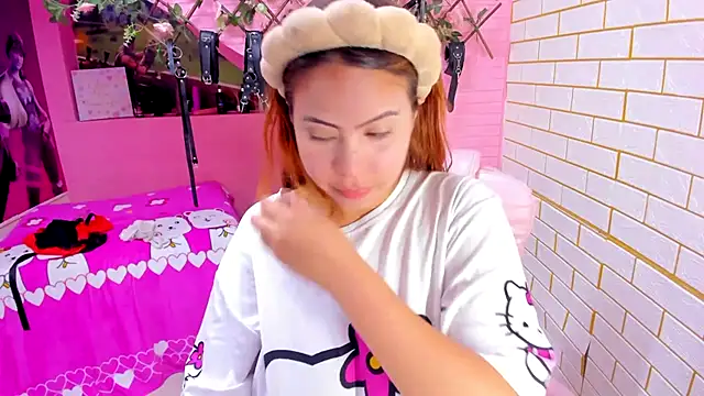 Snapshot of marcellaa303av chatting on 12.04.25 marcellaa303av online show from 12.04.25