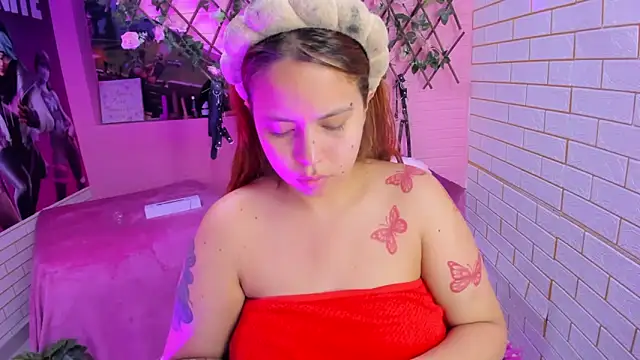 Snapshot of marcellaa303av chatting on 04.03.26 marcellaa303av online show from 04.03.26