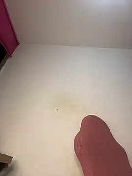 CinnamonCookiez online show from 12.04.25