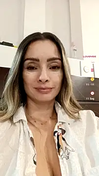 Snapshot of Loly_Horny chatting on 06.30.26 Loly Horny online show from 06.30.26