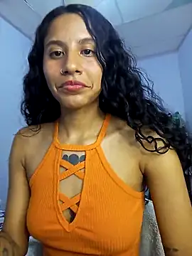 Karii-R online show from 02.20.25