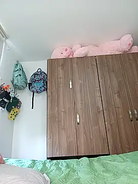 Karii-R online show from 04.22.26