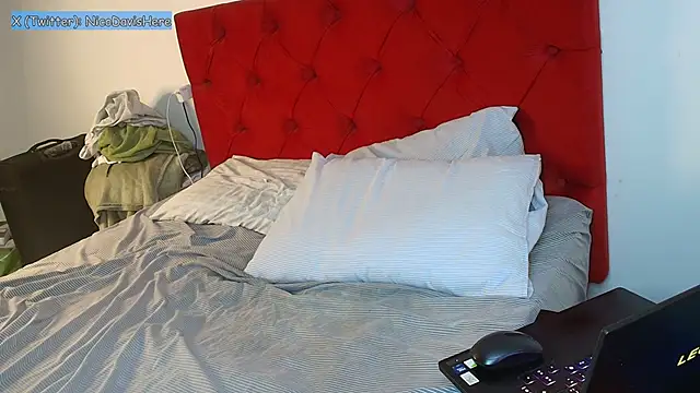 NicoDavisHere online show from 05.18.26