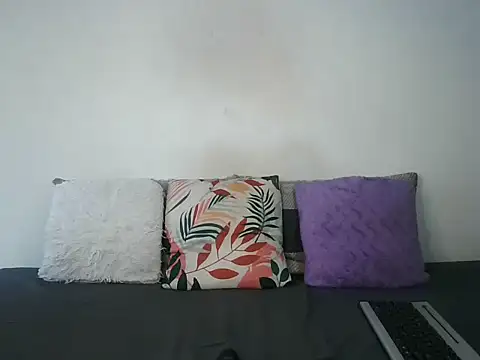 Snapshot of Thickqueenxxx chatting on 10.03.25 Thickqueenxxx online show from 10.03.25