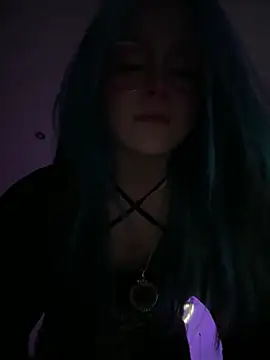 Snapshot of MaddisonHaas chatting on 12.18.25 MaddisonHaas online show from 12.18.25