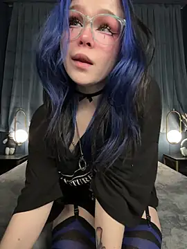 Snapshot of MaddisonHaas chatting on 12.23.25 MaddisonHaas online show from 12.23.25