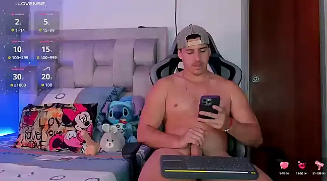 Snapshot of victor_vixen chatting on 01.13.25 victor vixen online show from 01.13.25