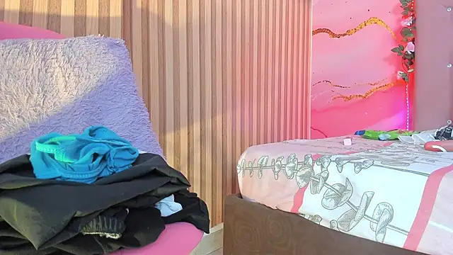 Taylor  cooper online show from 02.17.25