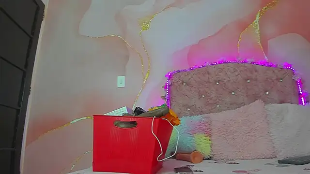 Taylor  cooper online show from 09.23.25