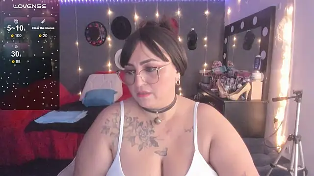 Ivonnee   online show from 03.12.25