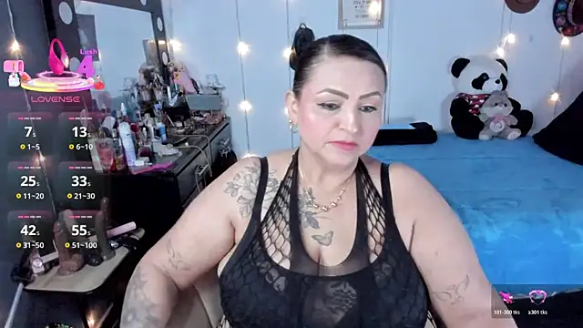 Ivonnee   online show from 11.08.25