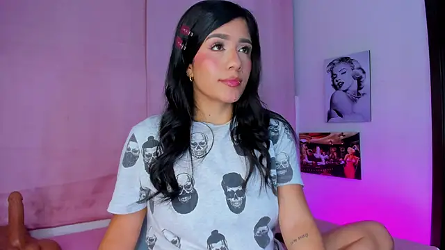 Snapshot of tellmebri chatting on 10.08.25 tellmebri online show from 10.08.25