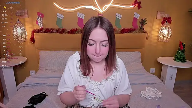 Snapshot of KetrinWhite chatting on 01.12.25 KetrinWhite online show from 01.12.25