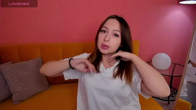 Snapshot of KetrinWhite chatting on 09.26.25 KetrinWhite online show from 09.26.25