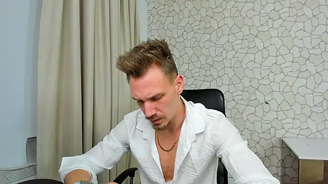 Snapshot of MateoBenjaminX chatting on 01.29.25 MateoBenjaminX online show from 01.29.25