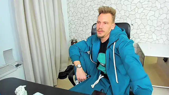 Snapshot of MateoBenjaminX chatting on 01.30.25 MateoBenjaminX online show from 01.30.25