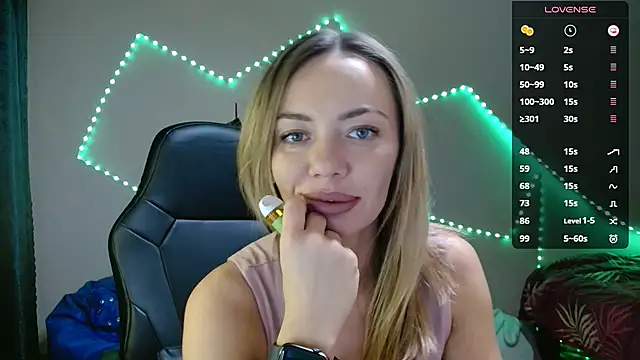 Snapshot of Daria_Spring chatting on 01.17.25 Daria Spring online show from 01.17.25