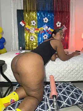Snapshot of sweetebony_970 chatting on 06.19.26 sweetebony 970 online show from 06.19.26