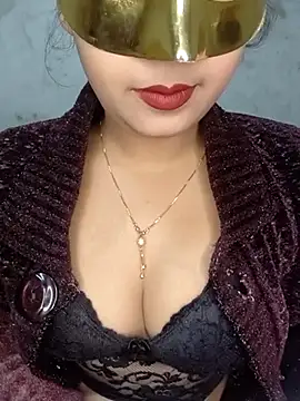 Snapshot of Shanaya_Hotty chatting on 12.17.24 Shanaya Hotty online show from 12.17.24