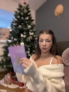 Mia Ethan online show from 12.12.24