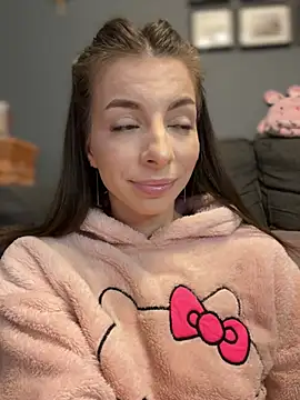 Mia Ethan online show from 12.20.24