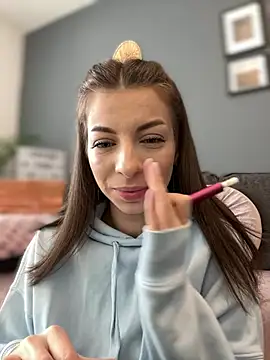 Mia Ethan online show from 01.26.25