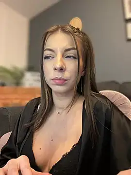 Mia Ethan online show from 01.26.25