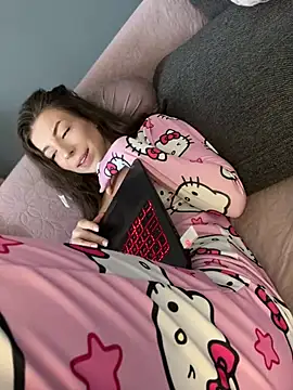 Mia Ethan online show from 02.17.25