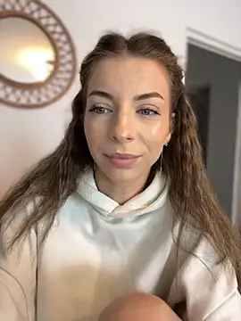 Mia Ethan online show from 10.05.25