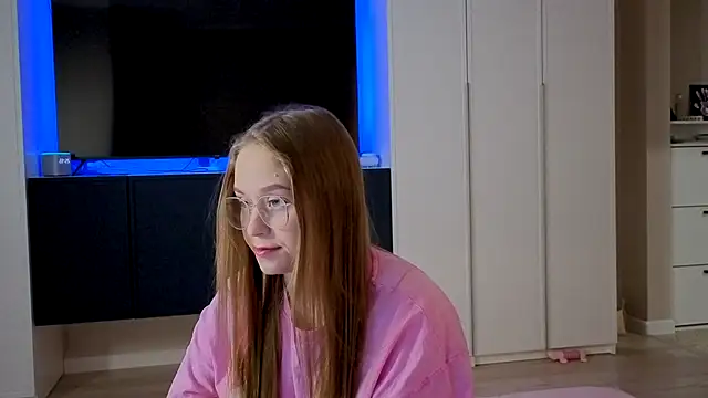 Snapshot of endlesssoffi chatting on 10.31.25 endlesssoffi online show from 10.31.25