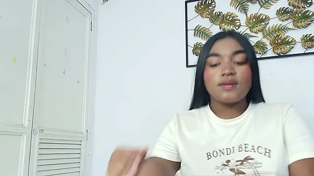 kayna gomez online show from 10.17.25