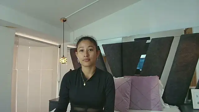 Milkdulce1 online show from 11.24.25