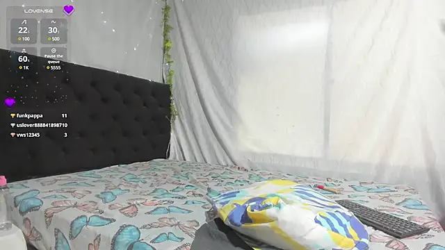 emi henao online show from 02.26.25