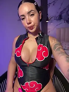 Snapshot of Pink_Jazmin chatting on 04.24.26 Pink Jazmin online show from 04.24.26