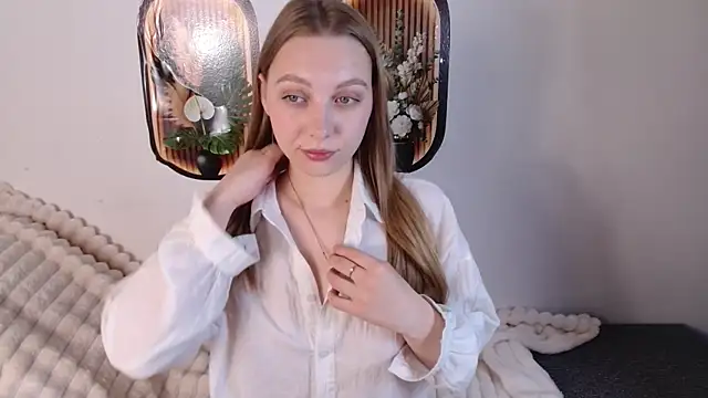 Snapshot of bellaa_love_ chatting on 04.23.26 bellaa love online show from 04.23.26