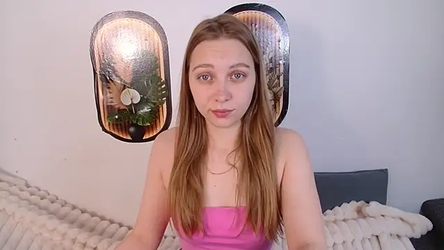 Snapshot of bellaa_love_ chatting on 05.13.26 bellaa love online show from 05.13.26