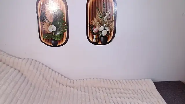 Snapshot of bellaa_love_ chatting on 05.18.26 bellaa love online show from 05.18.26