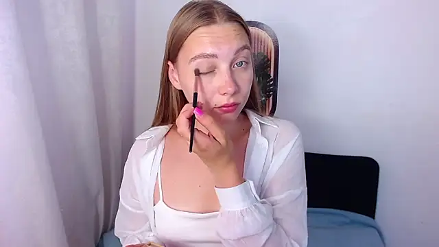 Snapshot of bellaa_love_ chatting on 07.14.26 bellaa love online show from 07.14.26