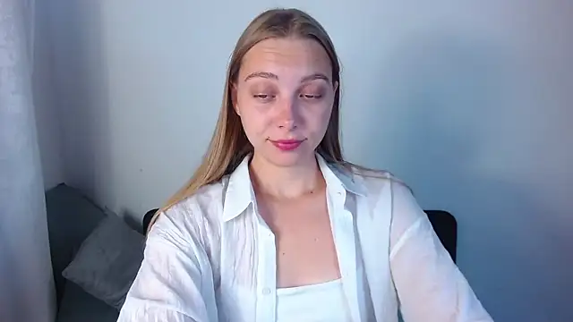 Snapshot of bellaa_love_ chatting on 07.15.26 bellaa love online show from 07.15.26
