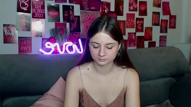 Snapshot of MilanaRoza chatting on 11.15.25 MilanaRoza online show from 11.15.25