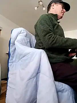 Snapshot of 25mitch chatting on 11.29.25 25mitch online show from 11.29.25