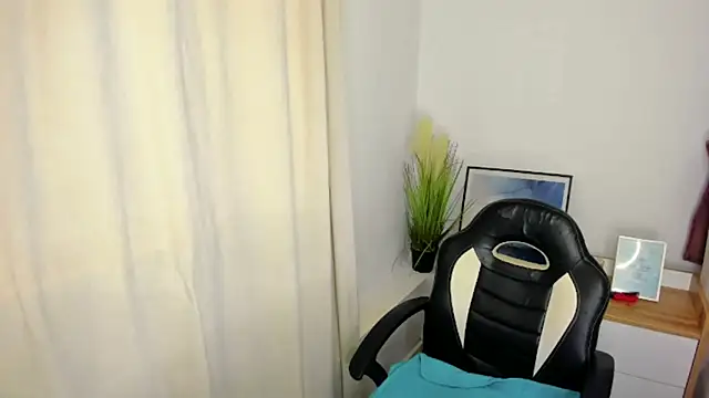 Snapshot of MissJudith chatting on 02.15.26 MissJudith online show from 02.15.26