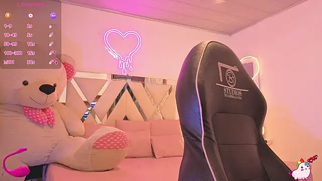 Laylafoxy tay online show from 12.21.25