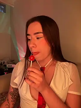 Snapshot of Im_Valen_Cute chatting on 10.23.25 Im Valen Cute online show from 10.23.25